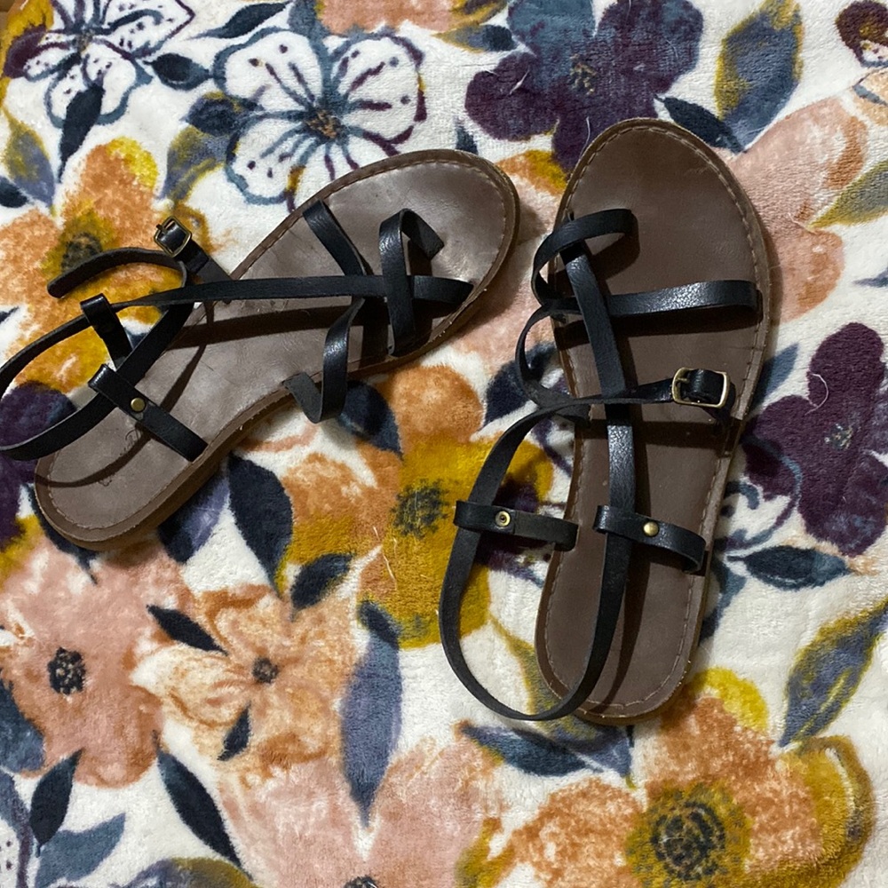Black strap sandals used